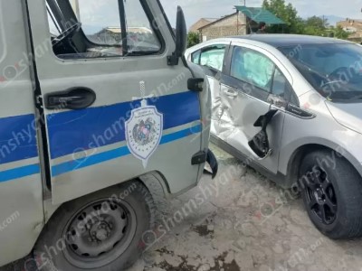 Կալանավորներ տեղափոխող «ՈւԱԶ»-ը բախվել է Chevrolet Volt մակնիշի ավտոմեքենային. տուժածներ չկան