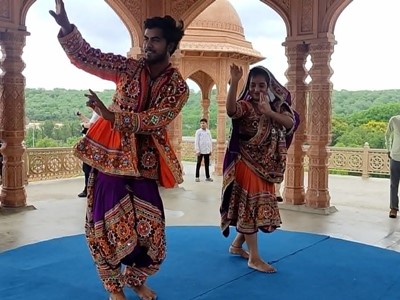 The Indian mind-boggling pair dance of history and future, or my "spiciest" trip ever