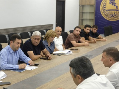 «Ճանապարհային դեպարտամենտ»-ի աշխատակիցները գծանշող կազմակերպությունների ղեկավարների հետ քննարկել են աշխատանքային հարցեր