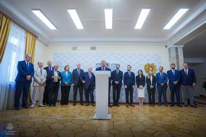 Посольство: Визит сенатора Роджера Уикера был направлен на укрепление партнерства США и Армении