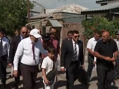 «Բայլո՛ւս, Փաշինյան», «Հեռախոս շատ ես նայել, դրա համա՞ր ես աչքի բժշկի մոտ գնում». Զրույց Փաշինյանի և երեխայի միջև