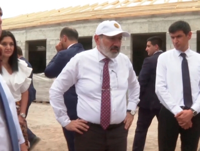 Դե սա վիճակի չի, էլի, կփորձենք արագ նորմալ աշխատանքային պայմաններ ստեղծել․ Փաշինյանն՝ Աշտարակում (վիդեո)