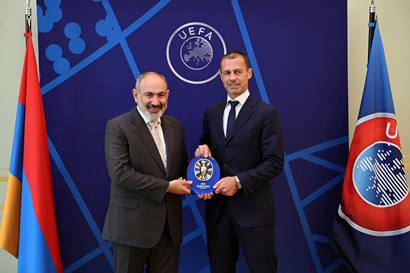 Никол Пашинян с дочерью и супругой будет присутствовать на финальной игре Испания-Англия