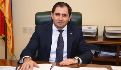Министр обороны Армении поздравил Францию с национальным праздником