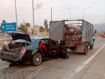 Արագածոտնի մարզում «Chrysler»-ը մխրճվել է «ЗИЛ»-ի հետնամասի մեջ․ կա վիրшվոր