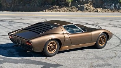 На торги выставят уникальную модель Lamborghini Miura, служившую украшением в гостиной 40 лет