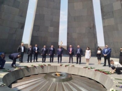 Թբիլիսիի քաղաքային խորհրդի նախագահ Գիորգի Տղեմալաձեն այցելել է Հայոց ցեղասպանության հուշահամալիր