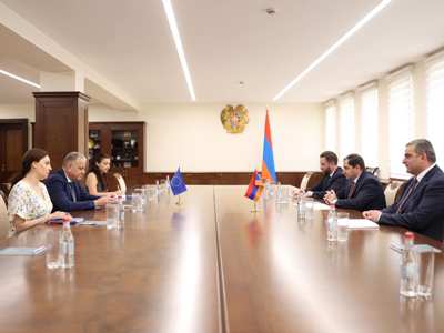 Papikiyan and Maragos discussed the issue of defense cooperation in the context of Armenia-EU partnership