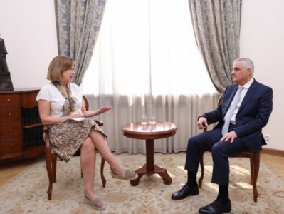 Փոխվարչապետը ՀՀ-ում ԱՄՆ դեսպանի հետ  քննարկվել է հայ-ամերիկյան երկկողմ հարաբերությունների օրակարգային հարցերը