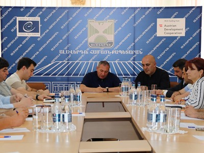 Губернатор Лори провел совещание по работам, проводимым в зоне бедствия