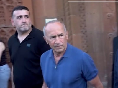 Роберт Кочарян присутствует на панихиде по Ованнесу Арутюняну
