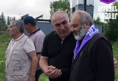 «Հրապարակ». Հոգեւորականները չեն գնացել Սրբազանին ողջունելու