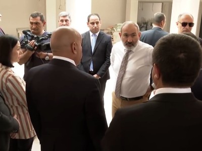 Հույս կա՞, որ այս տարի աշակերտներն այստեղ կգնան դասի. Փաշինյանը՝ Փարաքարի կառուցվող դպրոցում