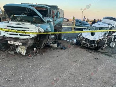 В Армении легковушка столкнулась с грузовиком «ЗИЛ»: Госпитализированы 4 человека
