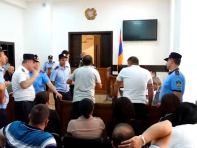 Судебное заседание по делу о пожаре, в результате которого погибли 15 военнослужащих, периодически прерывается