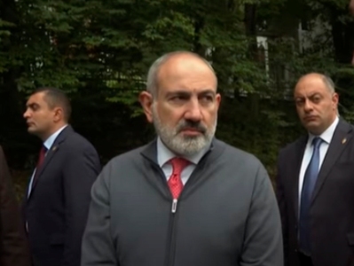 3–րդ բանակային կորպուսի շտաբ մտա, սաղ մուտքի դեմը մեծ փոս է. Սա խորը խնդրի մասին է խոսում. Փաշինյան