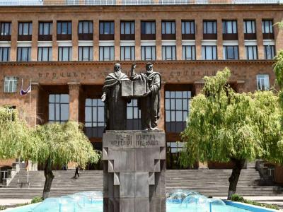 Ректор ЕГУ: Из из 2459 мест вакантными остались только 38 мест