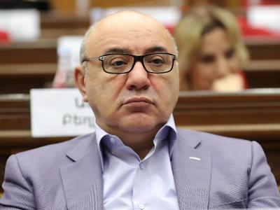 Депутат от правящей партии, который может стать послом Армении в России, отозван из отпуска
