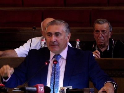 Оппозиционный депутат: Сегодняшние власти ведут к разрушению Третьей республики