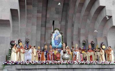 «Հրապարակ». Ո՞ւմ է հրավիրել Մայր Աթոռը. Գործող իշխանությունը կմասնակցի՞