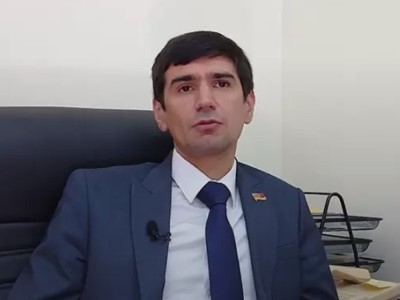 Վիճաբանություն և քաշքշուկ է տեղի ունեցել Արագածոտնի մարզպետի և օրենքով գող Օշականցի Գևորիկի եղբոր տղա Աբուլիկի միջև
