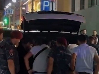 На Северном проспекте полицейские в масках проводят усиленное патрулирование