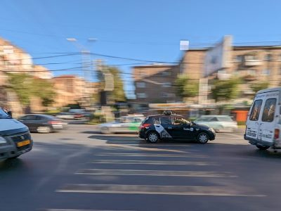 В налоговом органе зарегистрировались 20 тыс. таксистов, оказывающих услуги через электронные платфрмы