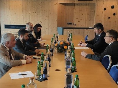 Замглавы МИД Армении обсудил с польским коллегой возможности углубления партнерства РА-ЕС