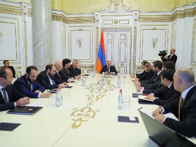 Под председательством премьер-министра обсуждены вопросы регулирования закупок в общественных организациях