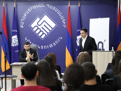 Состоялось открытие второго потока Школы демократии