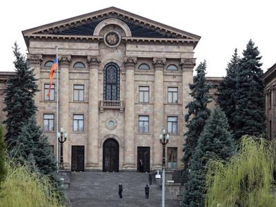Երևանում շարունակվում են 8-րդ գումարման աշնանային նստաշրջանի առաջին քառօրյայի աշխատանքները