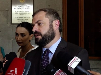 ՀՀ-ի կենսունակությունը կախված է ոչ թե ձեր հնչեցրած հարցերից, այլ՝ տնտեսությունից. Պապոյանը՝ լրագրողներին