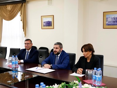 Армен Памбухчян принял Чрезвычайного и Полномочного Посла Латвии в Армении и Грузии Эдите Медне