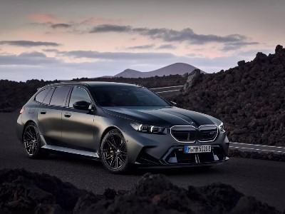 BMW представила самый мощный универсал в истории