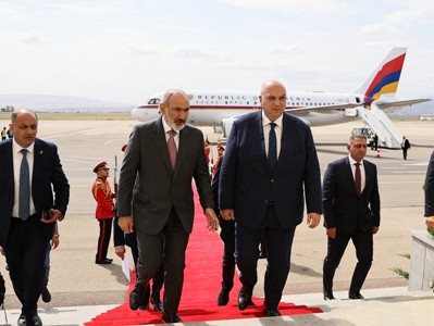 Armenia's Pashinyan arrives in Georgia on official visit