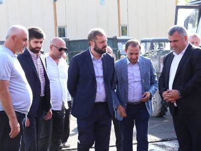 Պապոյանը այցելել է Արմավիրի մարզ՝ խաղողի մթերումների ընթացքին հետևելու և առկա խնդիրները տեղում քննարկելու նպատակով