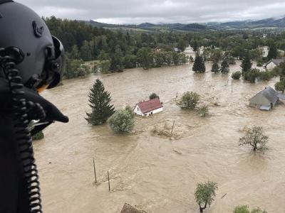 EU to provide €10 billion in aid to central, eastern European countries affected by floods