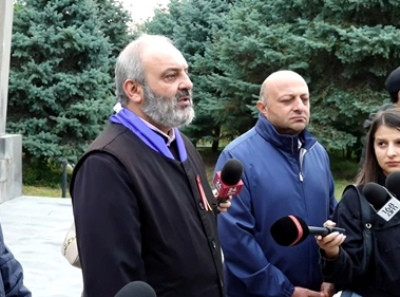 Մեր գողացված երազների օրն է, Եռաբլուրին պարտք ունենք. Բագրատ Սրբազան