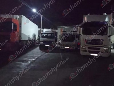 Արտակարգ իրավիճակ՝ հայ-վրացական սահմանին․մոտ 700 բեռնատարների վարորդներ արդեն մի քանի օր է մնացել են վրացական կողմում