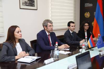 «Հրապարակ». Արփի Դավոյանն ընդդեմ Գրիգոր Մինասյանի
