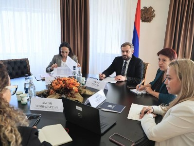 Министр экономики РА принял представителей армянского офиса Всемирного банка