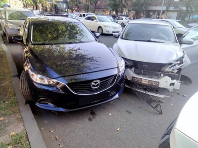 Գրիգոր Լուսավորչի փողոցում բախվել են Nissan March, Mitsubishi և Nissan Sentra մակնիշների ավտոմեքենաները