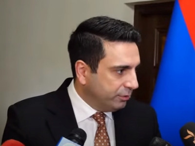 Спикер парламента Армении: Как можно идентифицировать Святой Эчмиадзин с несколькими церковниками?