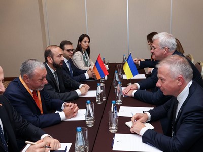Главы МИД Армении и Украины обсудили работы, направленные на укрепление политического диалога и сотрудничества