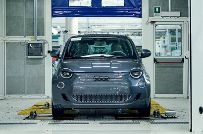 Stellantis extends Fiat 500e production pause due to low demand for electric cars