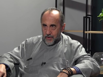 Архиепископ Микаел Алену Симоняну: Да, мы служим. Но горе тому, кто захочет заставить нас обслуживать