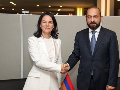 Глава МИД Армении поздравил свою коллегу с Днем Германского единства