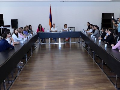 ԿԳՄՍ նախարարի տեղակալն ընդունել է նախադպրոցական ուսումնական հաստատությունների՝ տարակարգ ստացած մանկավարժներին