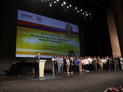 Никол Пашинян присутствовал на церемонии награждения, приуроченной к 20-летию «Синопсис Армения»