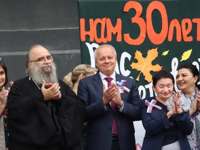 Посол России посетил мероприятие, приуроченное к 30-летию средней школы номер 21 Минобороны РФ